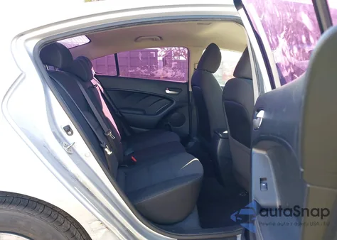 2018 Kia Forte Lx z USA, uszkodzony, nr VIN 3KPFL4A74JE196053